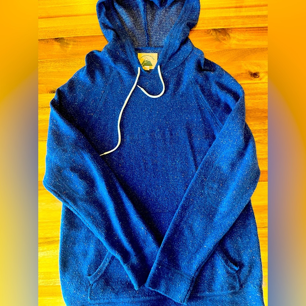 Pullover sweater